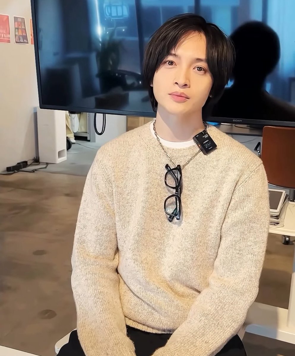 tama__317_kmf2's tweet image. おれの好きなニットの季節になった🎀

毎年この服にはメガネ引っかけてて可愛すぎるんだよー꒰੭⸝⸝´˘ &apos;⸝⸝꒱੭♡

もぉーらぶらぶ☺️

#玉森裕太