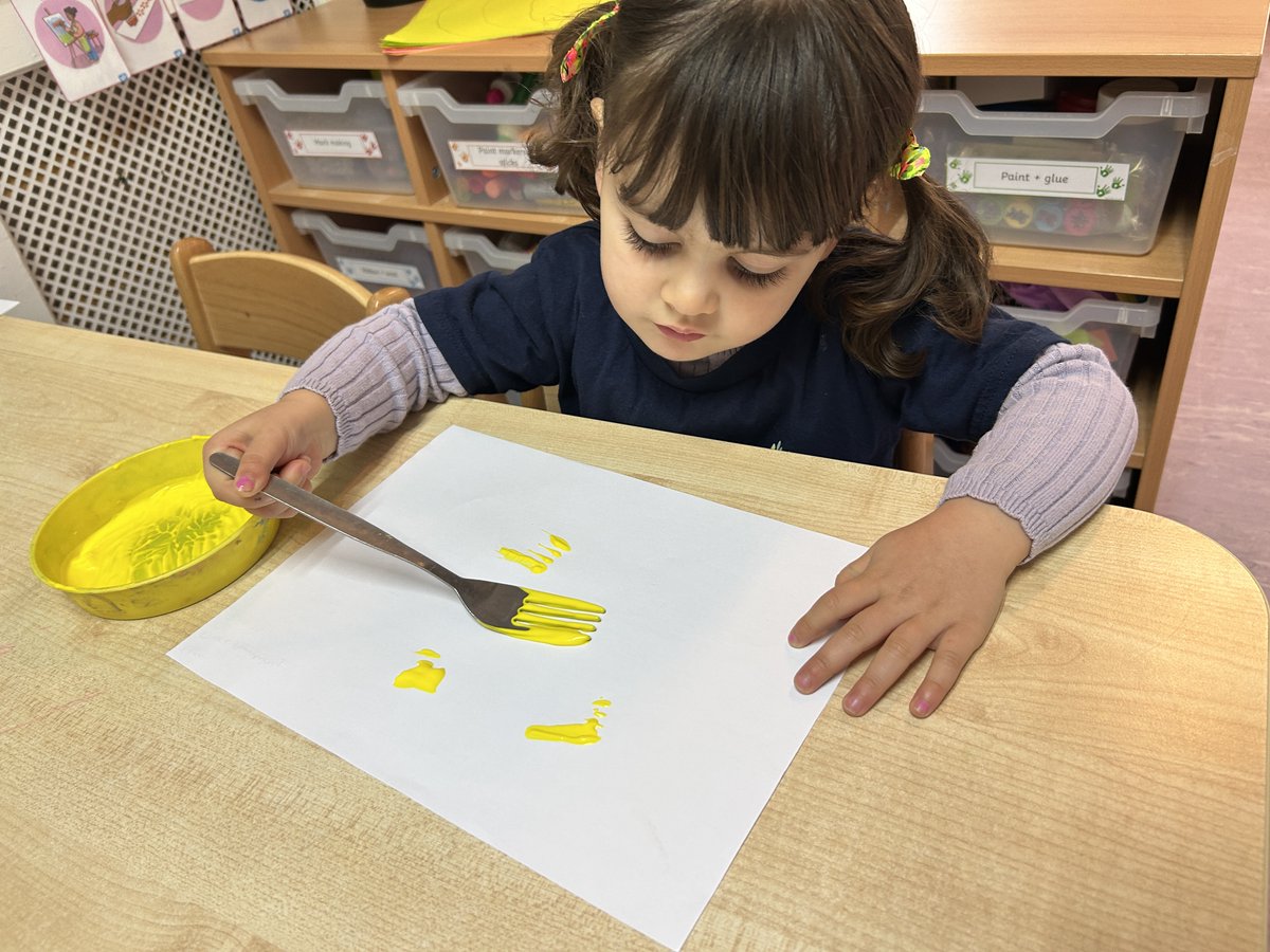 JancettGroup's tweet image. Our Park Lane nursery children have been having so much fun exploring activities inspired by their Core Book “Pumpkin Soup!” They loved getting creative with some fork painting to make their very own ducks 🦆#earlyyears #corebook #nursery #wallington #carshalton