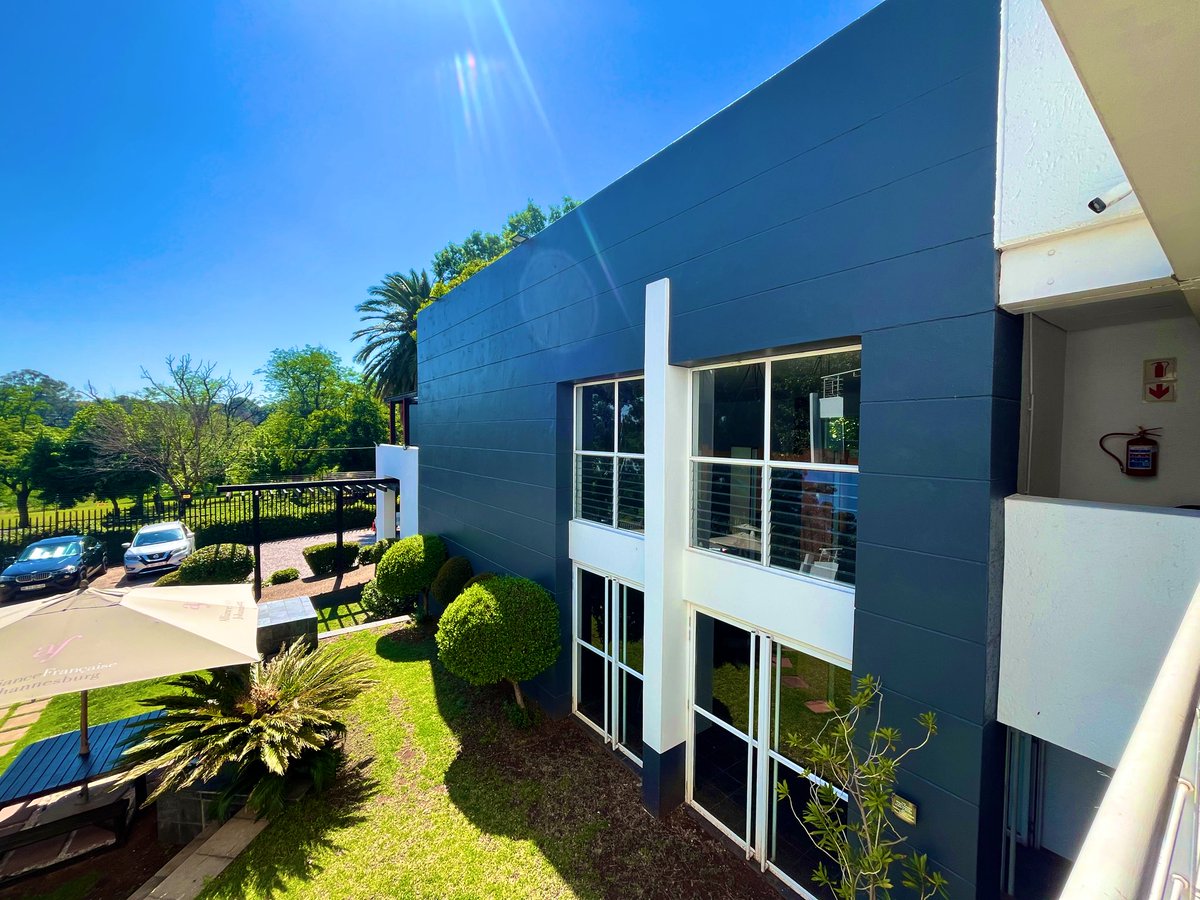 DucroquetSamuel's tweet photo. Thank you to Gaëlle Le Breton, the new director of the Alliance Française in #Johannesburg, for welcoming us to the AF's magnificent premises.
A welcoming space in the heart of #Viewpark, dedicated to promoting the French language and culture in South Africa 🇿🇦
For more information on their French courses and activities: https://t.co/rmGyrDlXFj