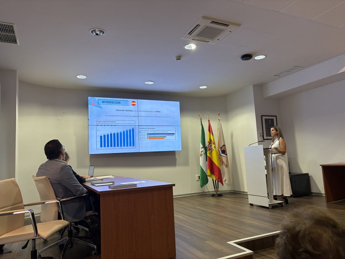 Hoy es un día especial. Defiende su magnífica tesis sobre #cáncer de pulmón la Dra. (ahora sí) Marisol Arenas <a href="/MarisolArLa/">Marisol Arenas</a> !!! Enhorabuena!!!!