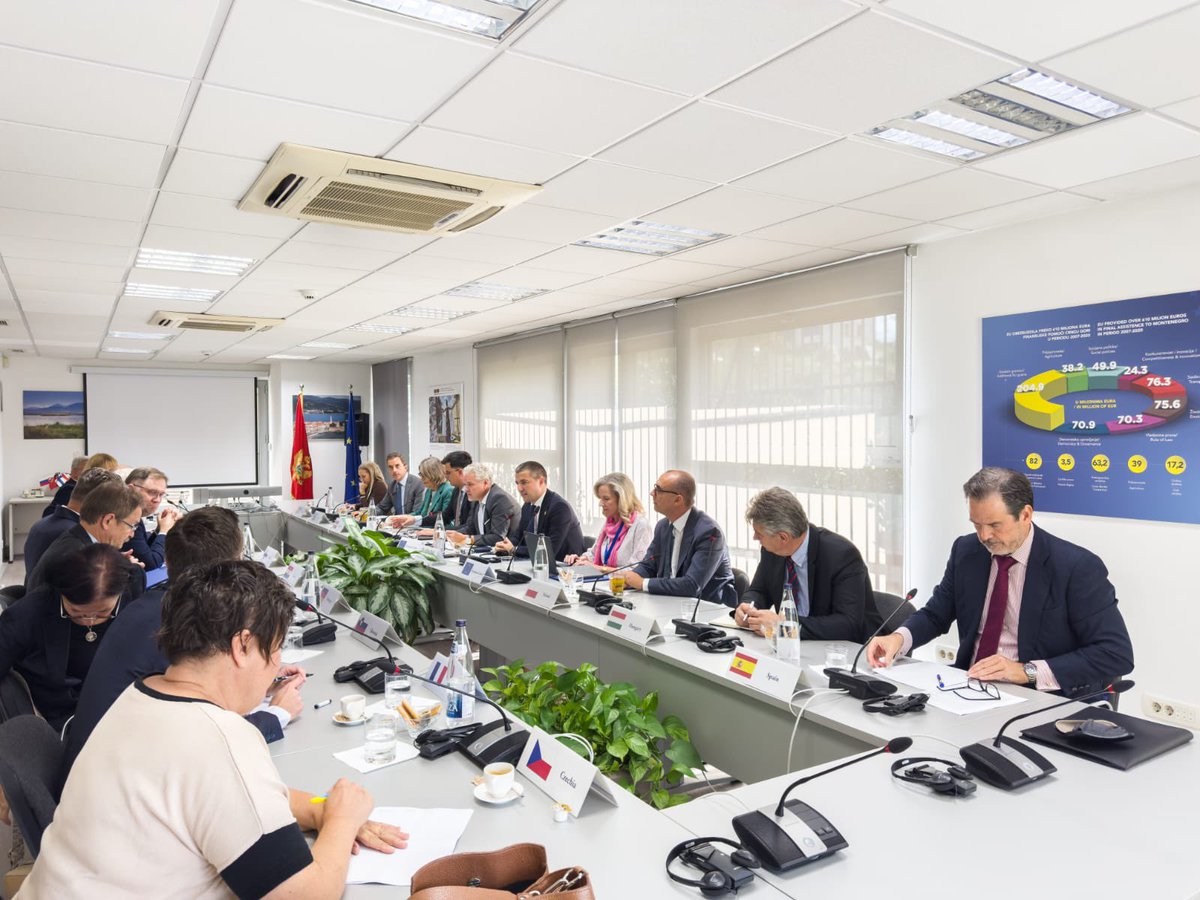 Substantial discussion with DPM @becicaleksa &amp; Min. @saranovicdanilo and 🇪🇺 MS Ambassadors on Chapter 24, law enforcement and domestic security. Important work ahead on fight against OC, strengthening police &amp; border police &amp; visa policy.