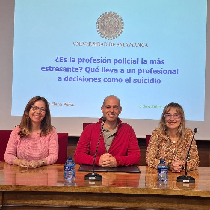 CSIF_UACyL's tweet image. 👐 PREVENCIÓN DEL SUICIDIO EN CUERPOS DE SEGURIDAD
👮♂️👩⚖️ Cuidar a quienes nos protegen es una responsabilidad de todos.
📍El 6 de octubre, la Universidad de Salamanca acogió una Jornada Académica centrada en uno de los temas más sensibles y urgentes: el suicidio en Fuerzas y…