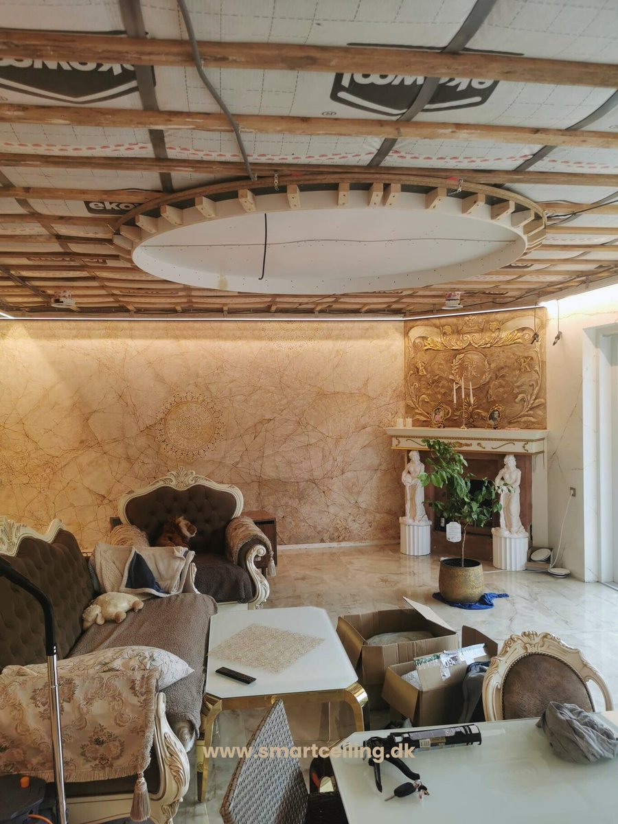 SmartCeiling1's tweet image. Et kig bag kulissen 🔧✨
Her er et glimt af vores igangværende projekt, hvor vi installerer #SmartCeiling med integreret belysning — præcision, kvalitet og moderne design i hvert trin. smartceiling.dk

#LightingDesign #CeilingInstallation #ModernSpaces #InteriorInnovation