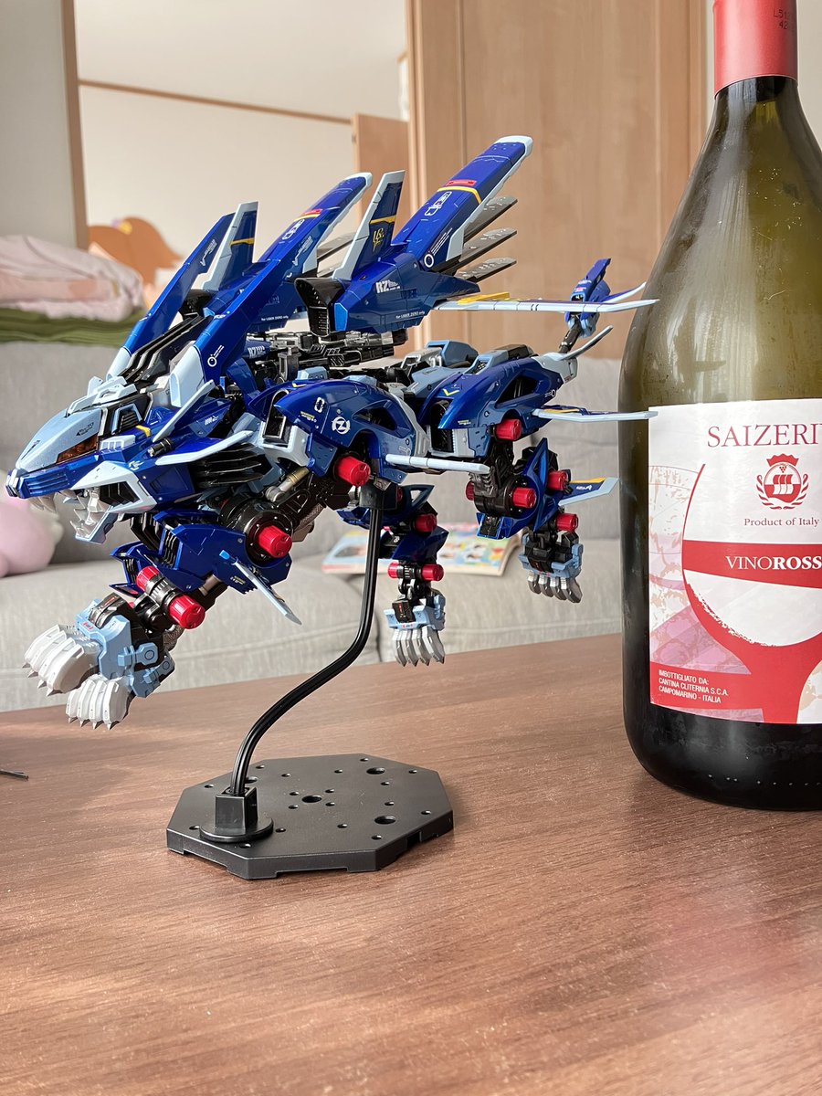 VCTevo's tweet image. 先日ようやく完成させることができました😆今やお気に入り(オススメ)のキットです🤗✨イエーガー見ながらお酒がいくらでも入っていきます🍷😋