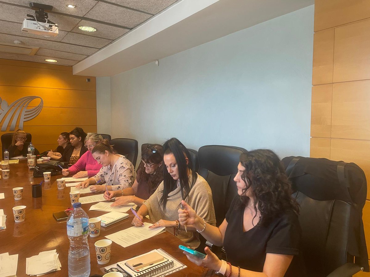 ✍️ Ahir vam signar, finalment, les taules salarials definitives de 2024 del Conveni de fleques de Barcelona, amb un increment del 3 %. 

Iniciem ara la negociació del nou conveni amb l'objectiu de millorar les condicions al sector

Llegeix del comunicat👇
ccoo.cat/industria/conv…