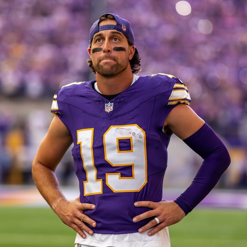 vikingzfanpage's tweet image. #Vikings WR Adam Thielen this season:

• 93 Routes Run
• 4 Receptions
• 8 Targets
• 37 Receiving Yards
• 1 Drop

(Via @PFF)