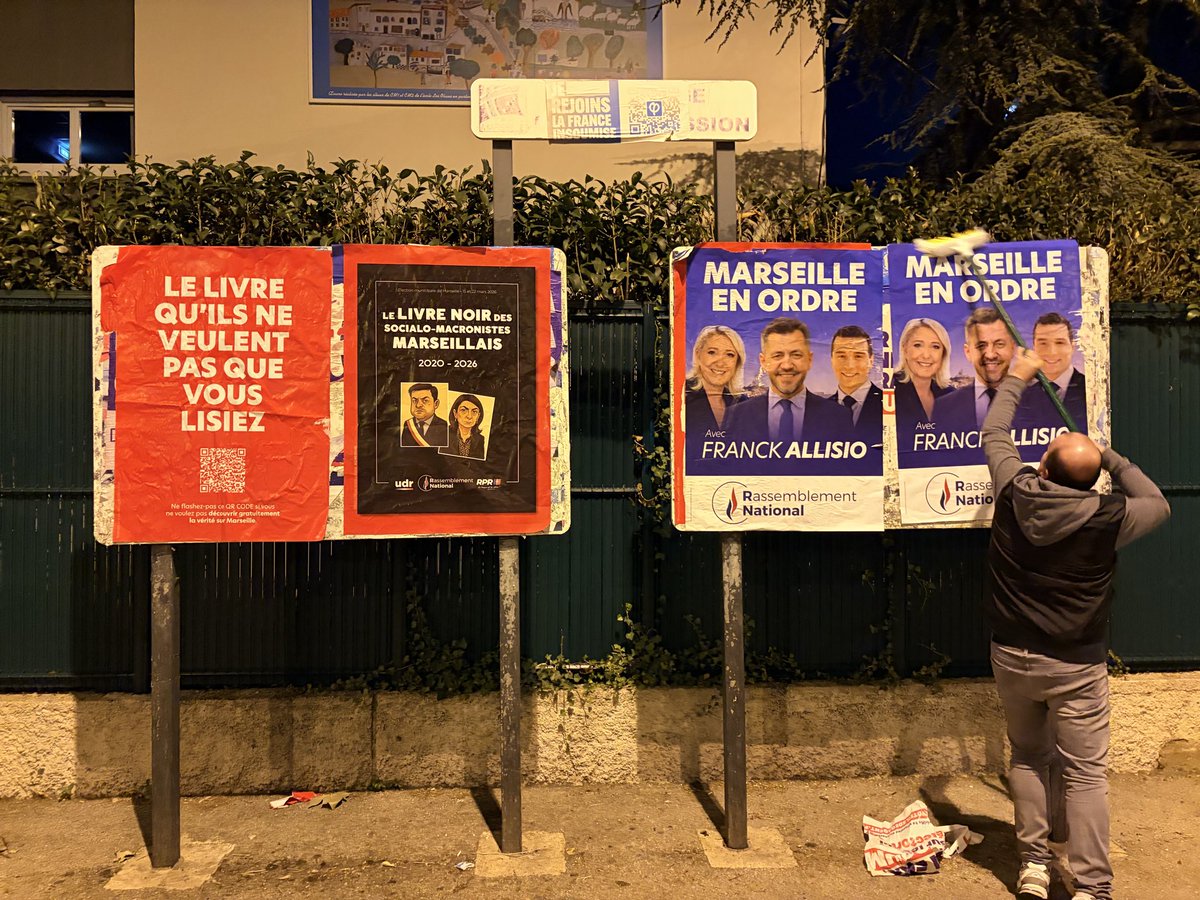 Cédric DUDIEUZERE (@c_dudieuzere) on Twitter photo Le <a href="/RNational_off/">Rassemblement National</a> est clairement le parti le plus actif sur le terrain!!
👉🏻 Tournée de collage d’affiches avec Stéphan, sur le 13eme arrondissement de #Marseille
Avec <a href="/franckallisio/">Franck Allisio</a> , jusqu’à la victoire ! Le <a href="/RNational_off/">Rassemblement National</a> est clairement le parti le plus actif sur le terrain!!
👉🏻 Tournée de collage d’affiches avec Stéphan, sur le 13eme arrondissement de #Marseille
Avec <a href="/franckallisio/">Franck Allisio</a> , jusqu’à la victoire !