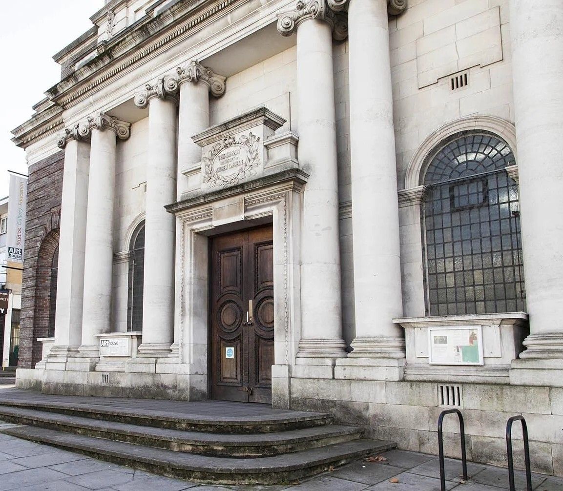 Calling all conservation architects! 

Focus Consultants, on behalf of the Arthouse Partnership, are out to tender for a suitably qualified Conservation Architect-Led Design Team to develop plans the renovation of the old Deptford Central Library. 

buff.ly/Sw0WHcr