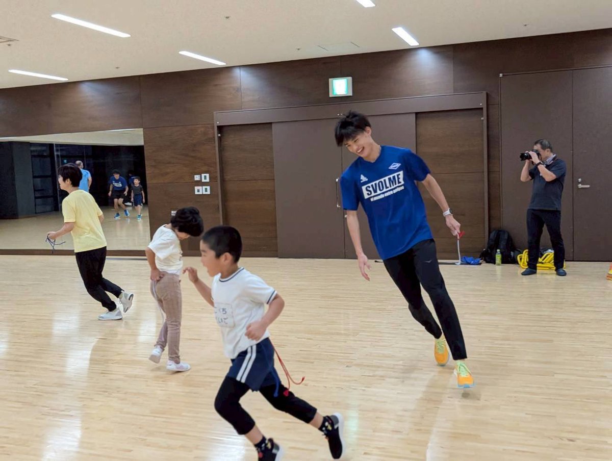 press_rikujo's tweet photo. 本日第6回のふれあいランニング教室を県立スポーツセンターで実施しました💨
笑顔でいっぱいの走る姿が印象的で、また回数を重ねるごとに上達しているのを感じます⭐️
次��のふれあい教室は11月26日を予定しています‼️
次回も笑顔あふれる楽しい教室にしていきたいと思います😃 https://t.co/eZC7rpOpj4