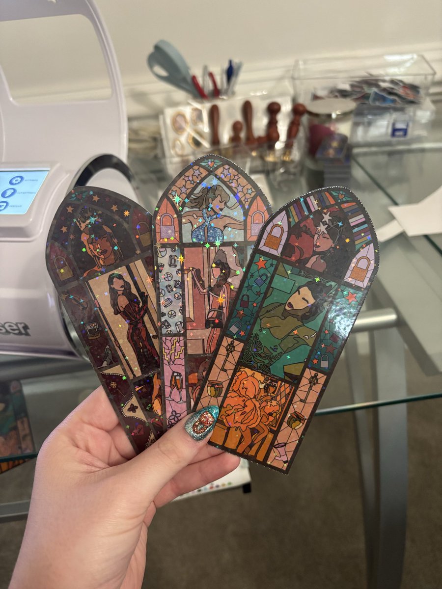 Willow_Reads's tweet photo. Bookmarks all stocked and ready to go 🤭 https://t.co/00plJcbKqw