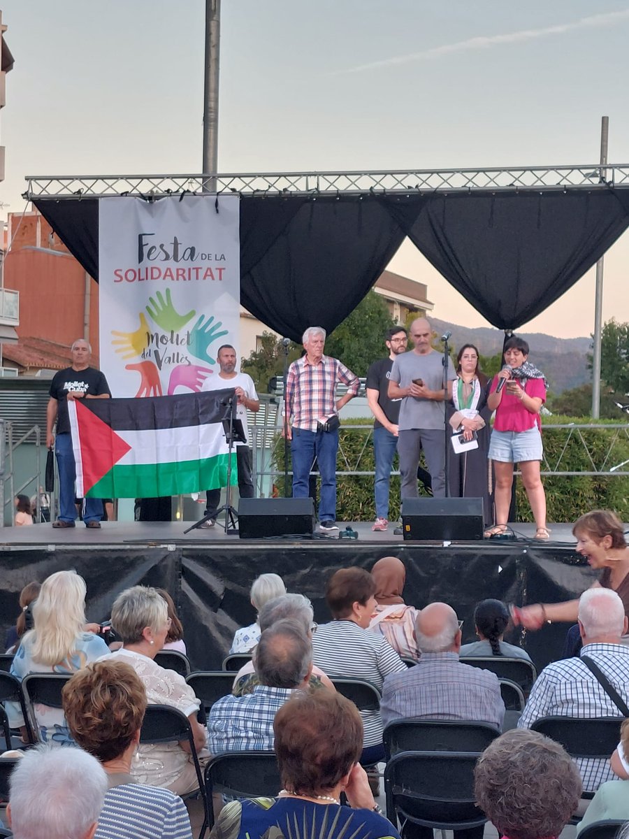 Gran dissabte a #mollet per tancar la Setmana de la Solidaritat. #festa #actuacions #compromís #poble #ong  #ajuntament