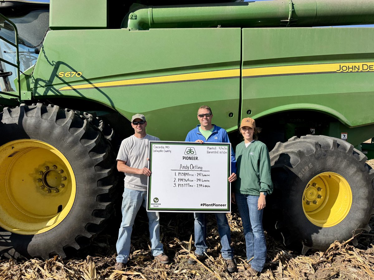 KnipmeyerSeed's tweet photo. 🌽 Last corn plot of the year! Big thanks to the growers who make these plots possible! Here’s the top 3 finishers at this location! As always, reach out to us for the full data set from each location! 

@PioneerSeeds | @KnipmeyerSeed 
#Harvest25 #HarvestBingo25 #PlantPioneer https://t.co/OSMUtFtRfb