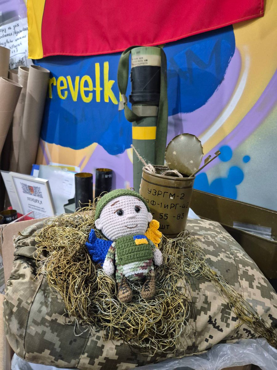 Rootdar's tweet image. Any donation #Raffle 1 winner!

🪽 First, allow us to introduce Oleksandr "Yangol" Rootko. He is our raffle prize. 
💩 Another guy does not need to be introduced...

🎯 You can participate in the raffle for any donation.
‼️Any donation = 1 ticket.
‼️‼️Every participant will only