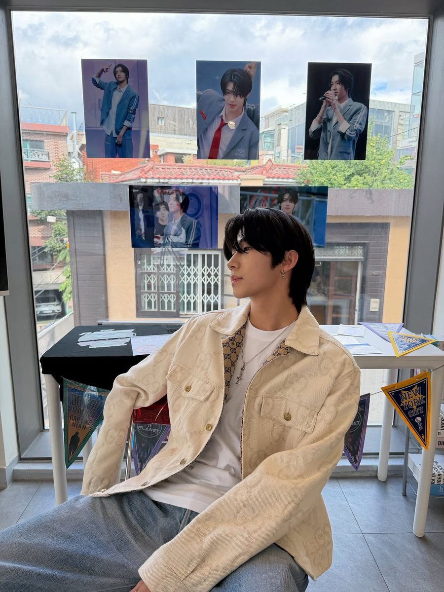 j9byz's tweet photo. ทำไมนั่งแอคจัง https://t.co/dOW6yf3V1o