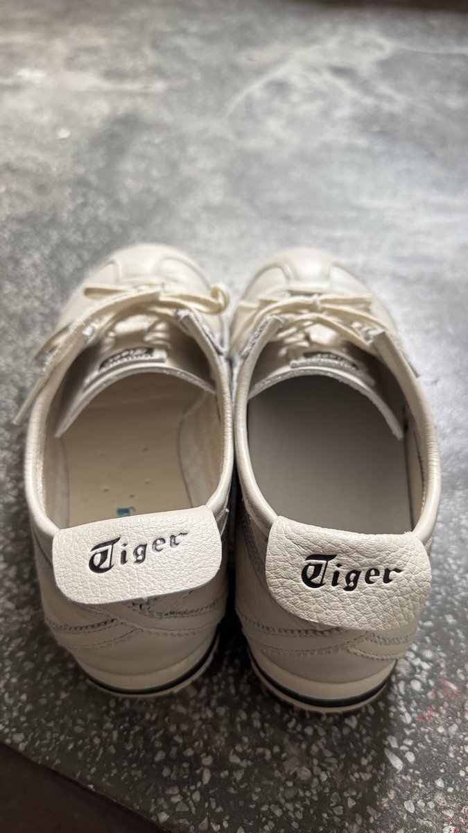 Lick A.T Sneaker tweet media