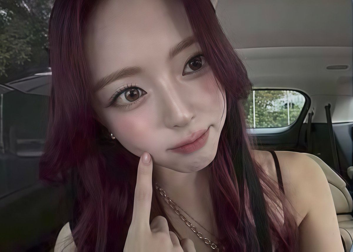 Yuna looks adorable in the newly shared selfies.
#YUNA #유나