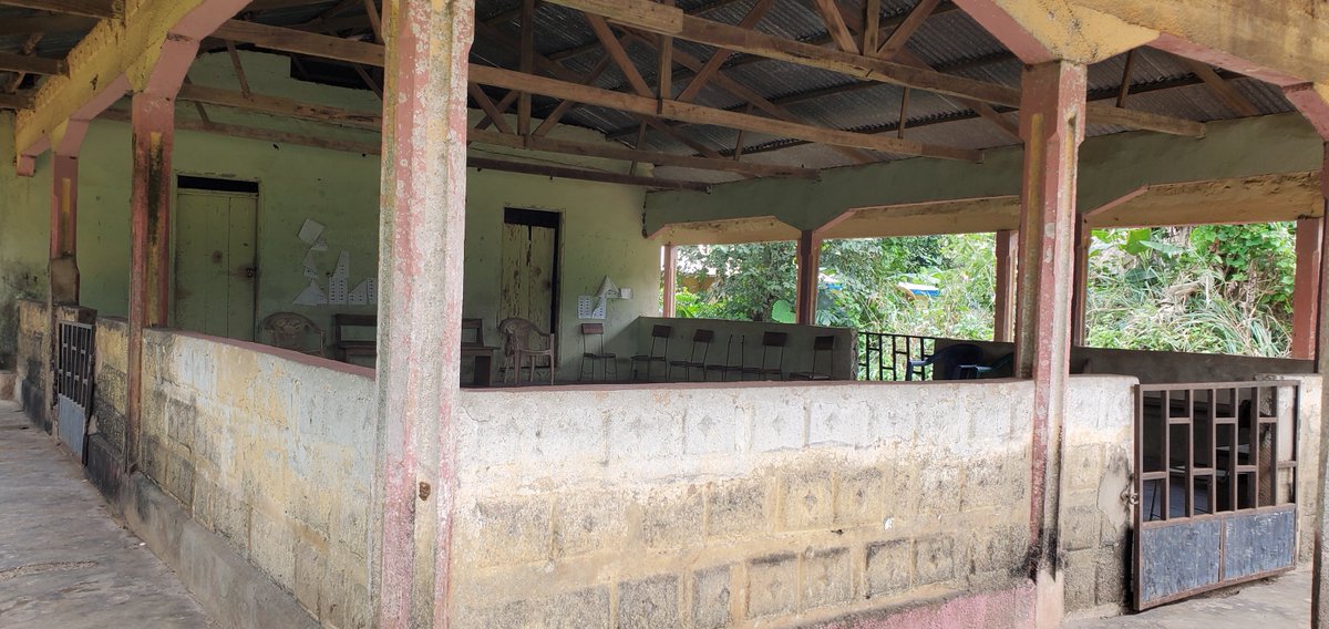 TrackaNG's tweet image. N48m was allocated to the Construction of Townhall, Ikot Ide, Akwa Ibom State in the 2024 FG Budget.
We tracked and report that this project has not been done. The current hall is worn out and in need of renovation.
Community members have expressed that a new townhall is not a…