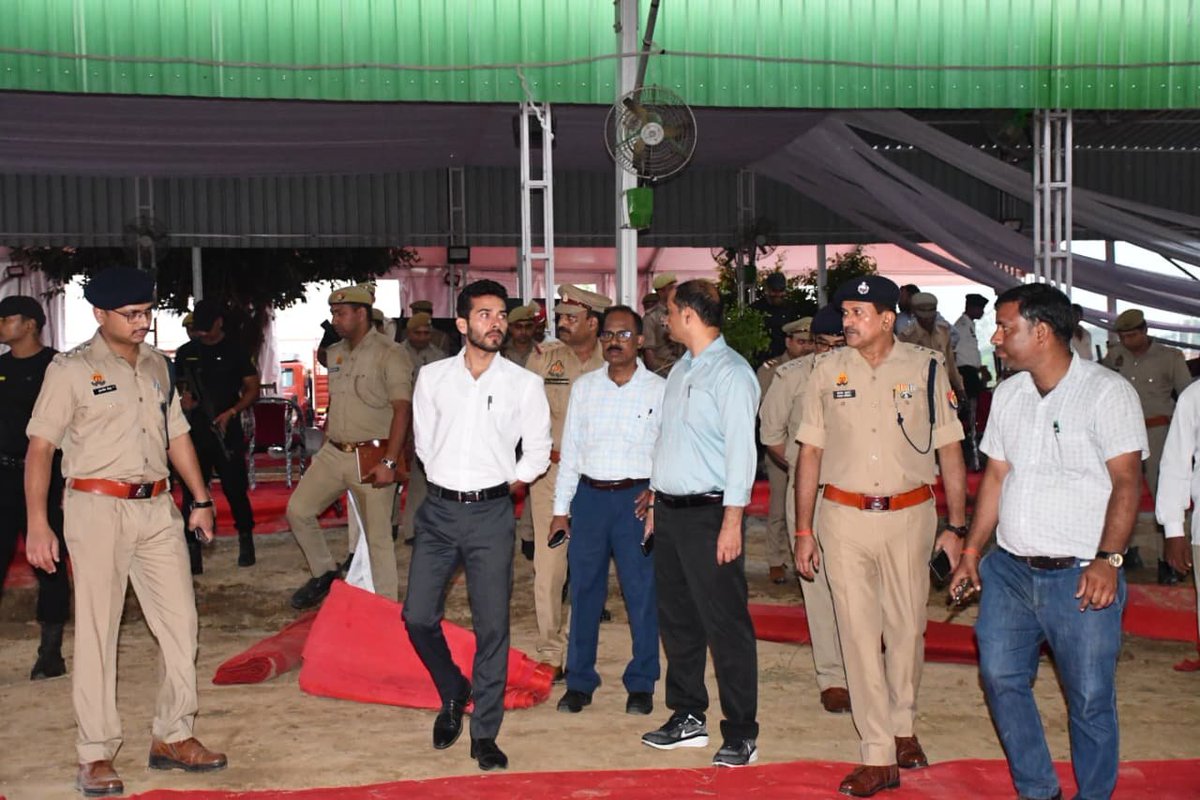 Dinehshukla's tweet image. कन्नौज : डिप्टीCM  ब्रजेश पाठक के भ्रमण को लेकर अलर्ट

डीएम और  एसपी ने किया का निरीक्षण

सुरक्षा व्यवस्था की समीक्षा कर दिए निर्देश

असीम अरुण के पिता की पुण्यतिथि कल 

#KannaujNews #BrijeshPathak @dm_kannauj