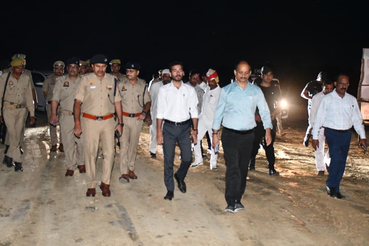 Dinehshukla's tweet image. कन्नौज : डिप्टीCM  ब्रजेश पाठक के भ्रमण को लेकर अलर्ट

डीएम और  एसपी ने किया का निरीक्षण

सुरक्षा व्यवस्था की समीक्षा कर दिए निर्देश

असीम अरुण के पिता की पुण्यतिथि कल 

#KannaujNews #BrijeshPathak @dm_kannauj