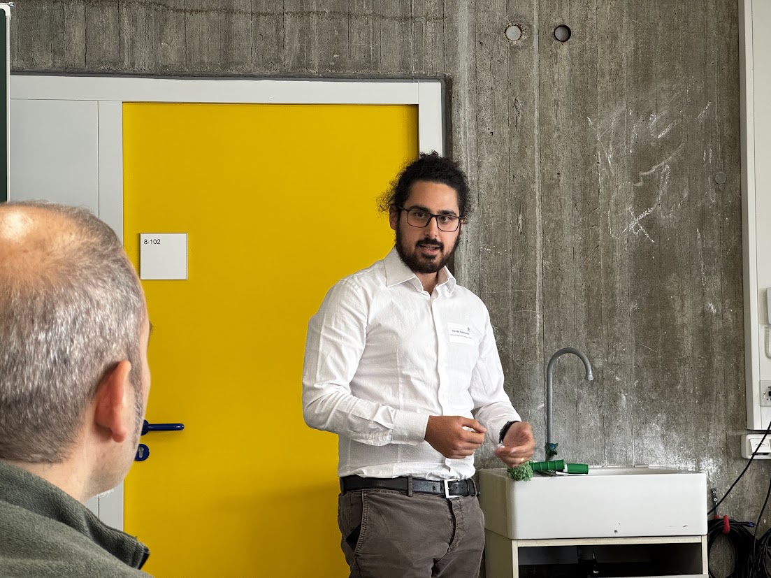 Day one wrapped with WP3 (PQI), benchmarking quantum methods on practical problems, a key step toward credible quantum advantage.

The afternoon continues with a poster session, where PhD students and researchers share their work, exchange ideas and spark new collaborations. 🙌