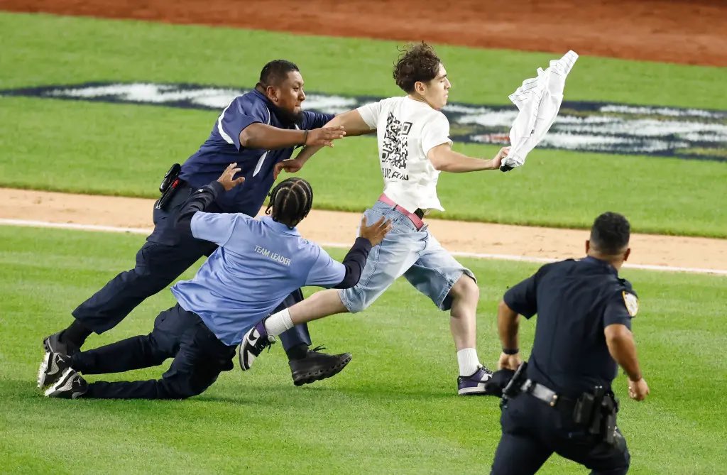 Benjamin.mik tweet media