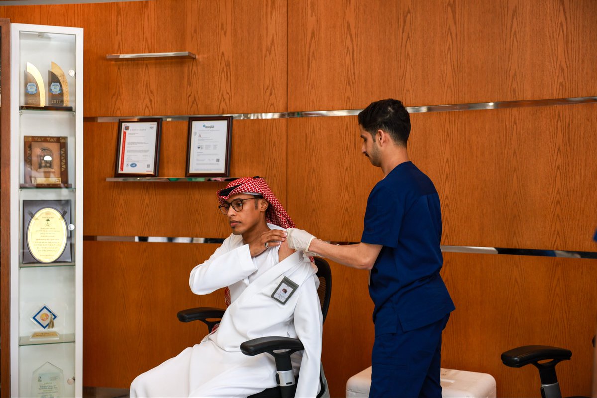 AIGHRUH's tweet photo. في إطار جهوده المستمرة لتعزيز الوقاية والحفاظ على الصحة العامة، قدّم #مستشفى_الإيمان_العام، عضو 
#تجمع_الرياض_الصحي_الأول لقاح #الإنفلونزا_الموسمية لمنسوبي شركة السيف، ضمن حملاته الميدانية الهادفة إلى تعزيز المناعة المجتمعية. https://t.co/jJIUEk5gXp
