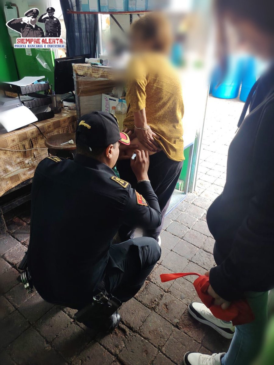 ElSiempreAlerta's tweet image. 👮‍♀️ En el CETRAM Pantitlán, compañeros de #PBI brindaron el apoyo ciudadano a una adulta mayor que presentaba malestar por una fractura en el fémur.
✅ Se le asistió con su medicamento y se facilitó su traslado seguro para llegar a su destino.
#SeguridadCiudadana #ApoyoCiudadano