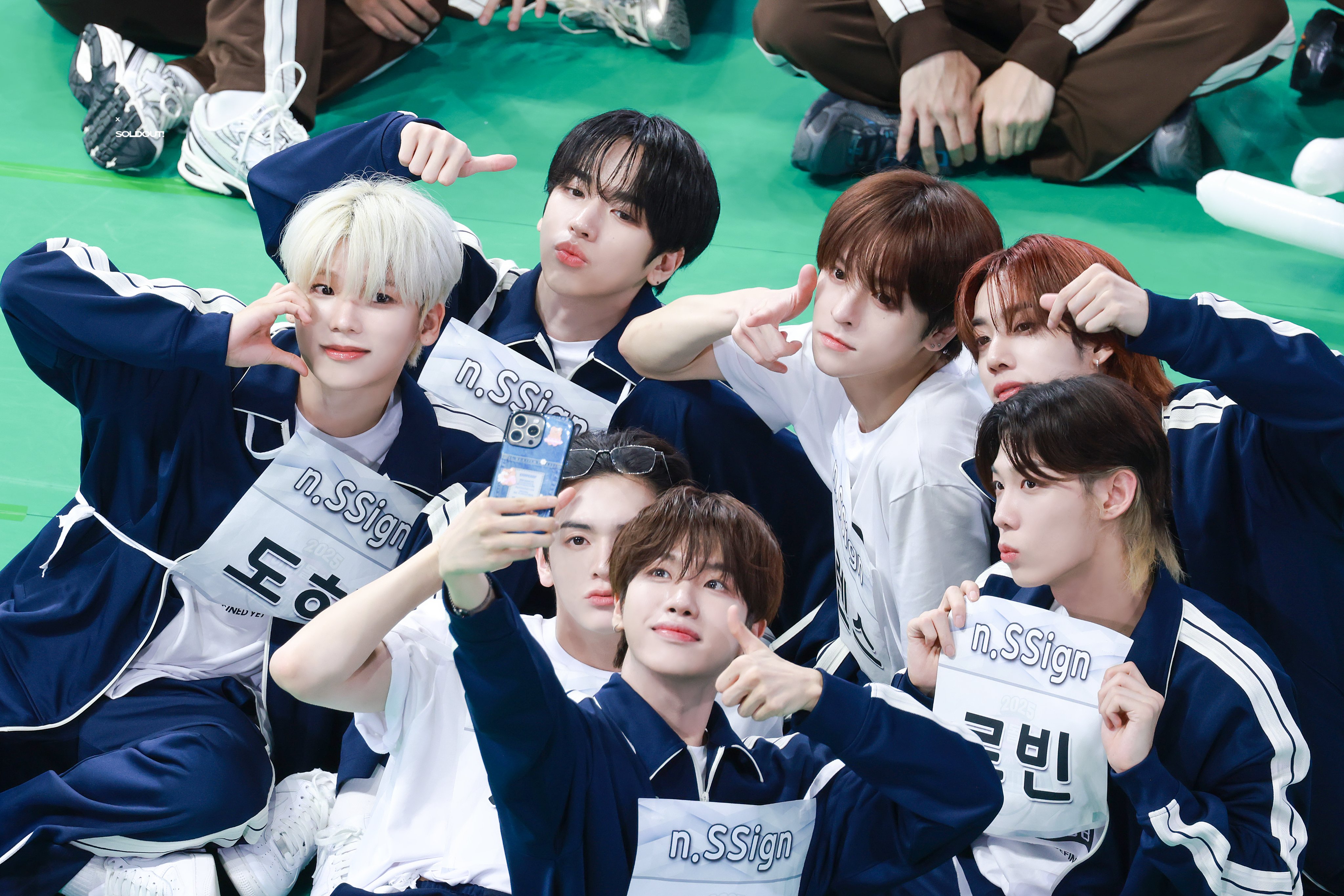 UNIS SWICY MAKESTAR 5/25 当選者限定 ユニット① UNIS SWICY MAKESTAR 5/25 当選者限定 ユニット① - メルカリ