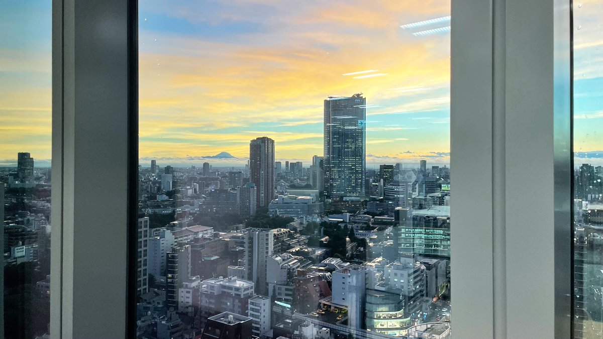 東京の街と富士山を一望できるオフィス。
景色の良さもRAKSULの魅力のひとつです📷
#今日のRAKSUL