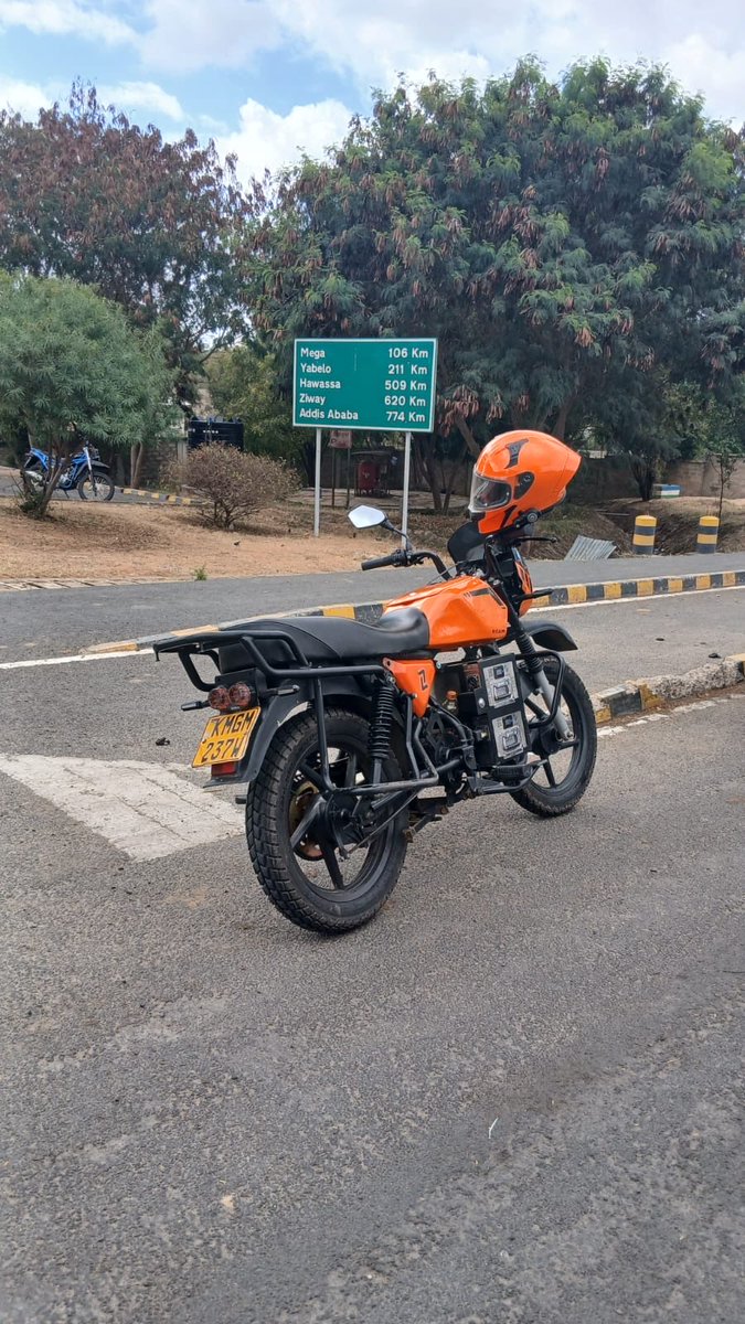 roamelectric's tweet photo. ⚡ We’ve reached the border — halfway to Addis! 🇰🇪➡️🇪🇹

800+ km done, 774 km to go, and the Roam Air keeps powering through heat, dust, and distance. 💪🏾

Built for Africa. Charging anywhere. Riding everywhere. 🌍🔋

#RoadtoAddis #RoamAir #RideRoam #MadeInKenya https://t.co/kVjrQ3mZUx