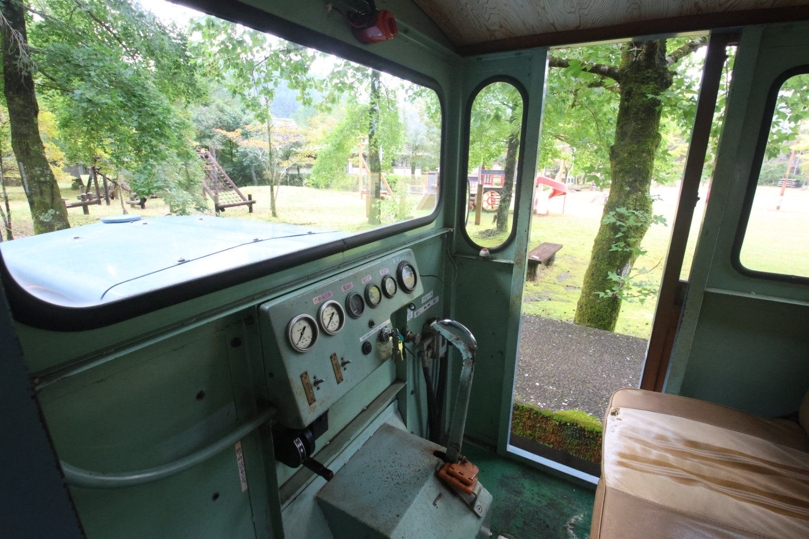 国鉄番号板クハネ５８１−１９掘り字です 国鉄番号板クハネ581−19掘り字です 国鉄番号板クハネ581−