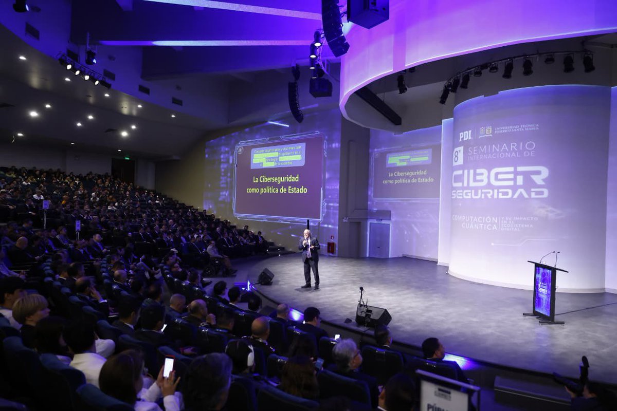 PDI_CHILE's tweet photo. ✨ ¡No te lo pierdas! 
Durante los días 8 y 9 de octubre, en el marco del Mes de la Ciberseguridad, la PDI da inicio, por octavo año consecutivo, al Seminario Internacional: "La computación cuántica y su impacto en el ecosistema digital" 🌐🤖                         
 
📺 Transmisión en vivo y gratuita
Haz click aquí 👉https://t.co/1uWbbFyzcD