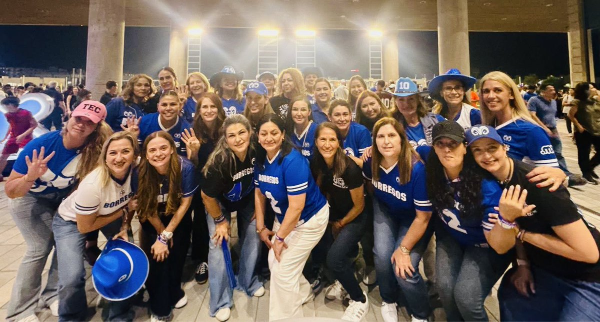 Jhonny Football (@jhonny_footbal) on Twitter photo No es 10 de Mayo, pero es un buen momento para que conozcan a las heroínas sin capa..son algunas de las mamás de los jugadores de <a href="/BorregosMty/">Borregos Monterrey</a> quienes cuidan, curan, crían, regañan y motivan a sus hijos grandes estudiantes-atletas 📚🏈
Para ustedes señoras, pa la raza MamaTec 👩🏻🦱 No es 10 de Mayo, pero es un buen momento para que conozcan a las heroínas sin capa..son algunas de las mamás de los jugadores de <a href="/BorregosMty/">Borregos Monterrey</a> quienes cuidan, curan, crían, regañan y motivan a sus hijos grandes estudiantes-atletas 📚🏈
Para ustedes señoras, pa la raza MamaTec 👩🏻🦱