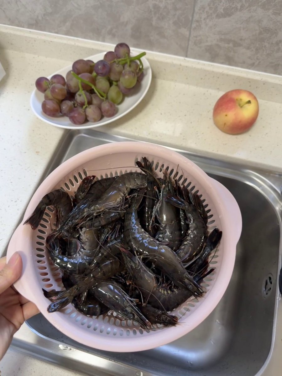 JscuMbb's tweet image. Cook a lobster and eat it.😄😄😄 #Foodie, #Recipes, #Cooking, #FoodPics
