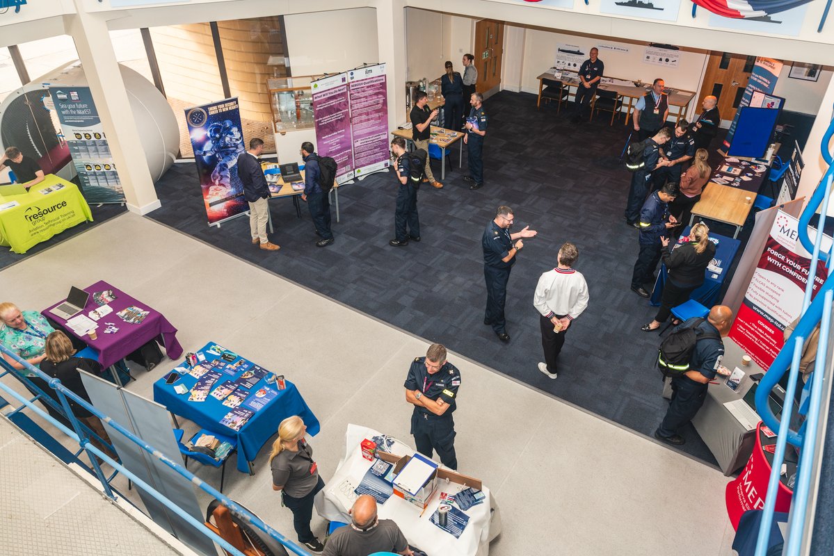 HMSsultan's tweet image. 🎓 Over 25 providers @HMSSultan #LearningAndDevelopment Open Day! From engineering institutions offering professional registration to universities, resettlement support & hobby courses - something for everyone.
Investing in yourself = investing in your future!
#AwEsoME @RoyalNavy