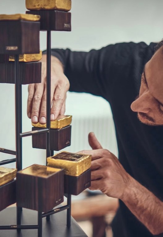 6/
<a href="/studio_zeitwerk/">STUDIO ZEITWERK</a>: his Proof of work sculptures are one of it’s kind. 

A striking feature of his sculptures is the melting of fiat currency — a powerful symbol of a broken system slowly meeting its end. He will be on stage during the conference!