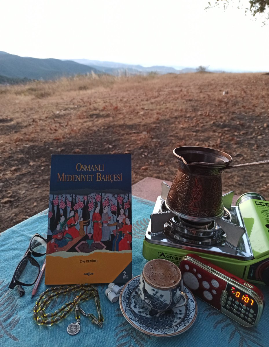 Bir zamanlar biz de millet,hem ne milletmişiz 
Gelmişiz dünyaya medeniyet nedir öğretmişiz.
Mehmet Akif Ersoy
🎼🎵 #yücelkokşa #kitap #kahve  #müzik #osmanlı  #medeniyet #tarihi #aklıselim #kalbiselim #zevkiselim #yaratana #tam #itaat #yaratılana #hürmet #doğa #çevre #yaşam