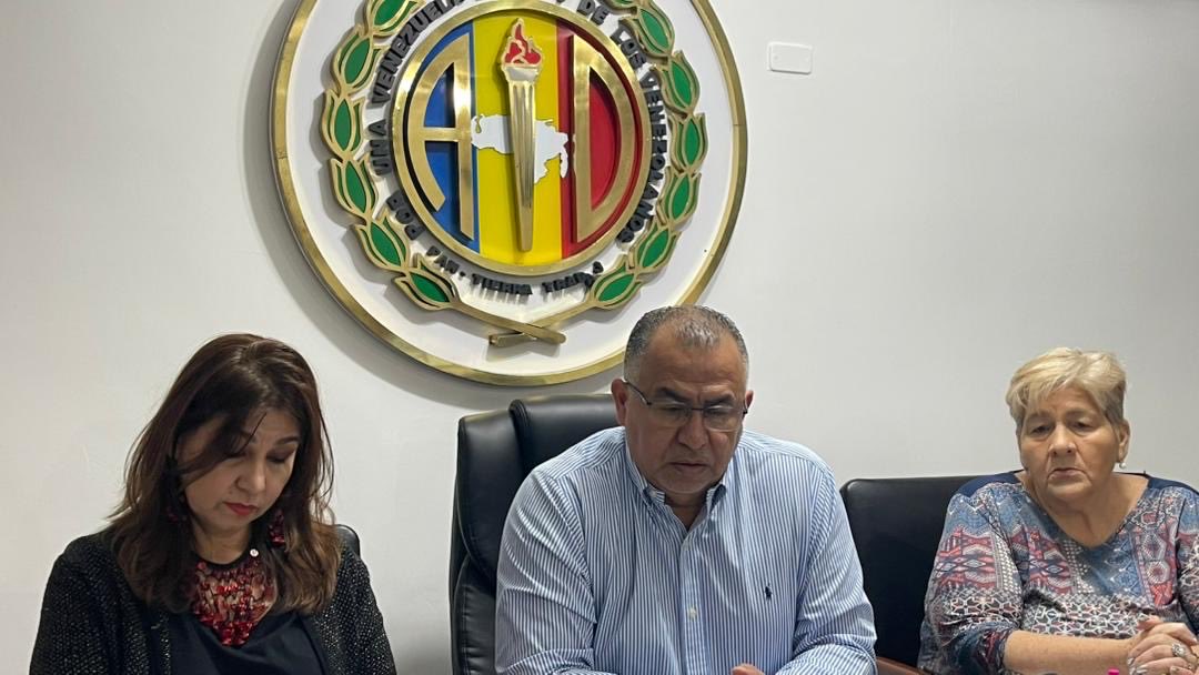 El Sub Secretario General Nacional, José Peraza, la Secretaria Nacional de Organización <a href="/mydonascimento/">Myriam Do Nascimento</a>, y la Sub Sec. <a href="/isabelcalderon/">Isabel Calderon</a>, realizan encuentro virtual con los 25 secretarios generales y de organización seccionales, para la evaluación y seguimiento de las estructuras.