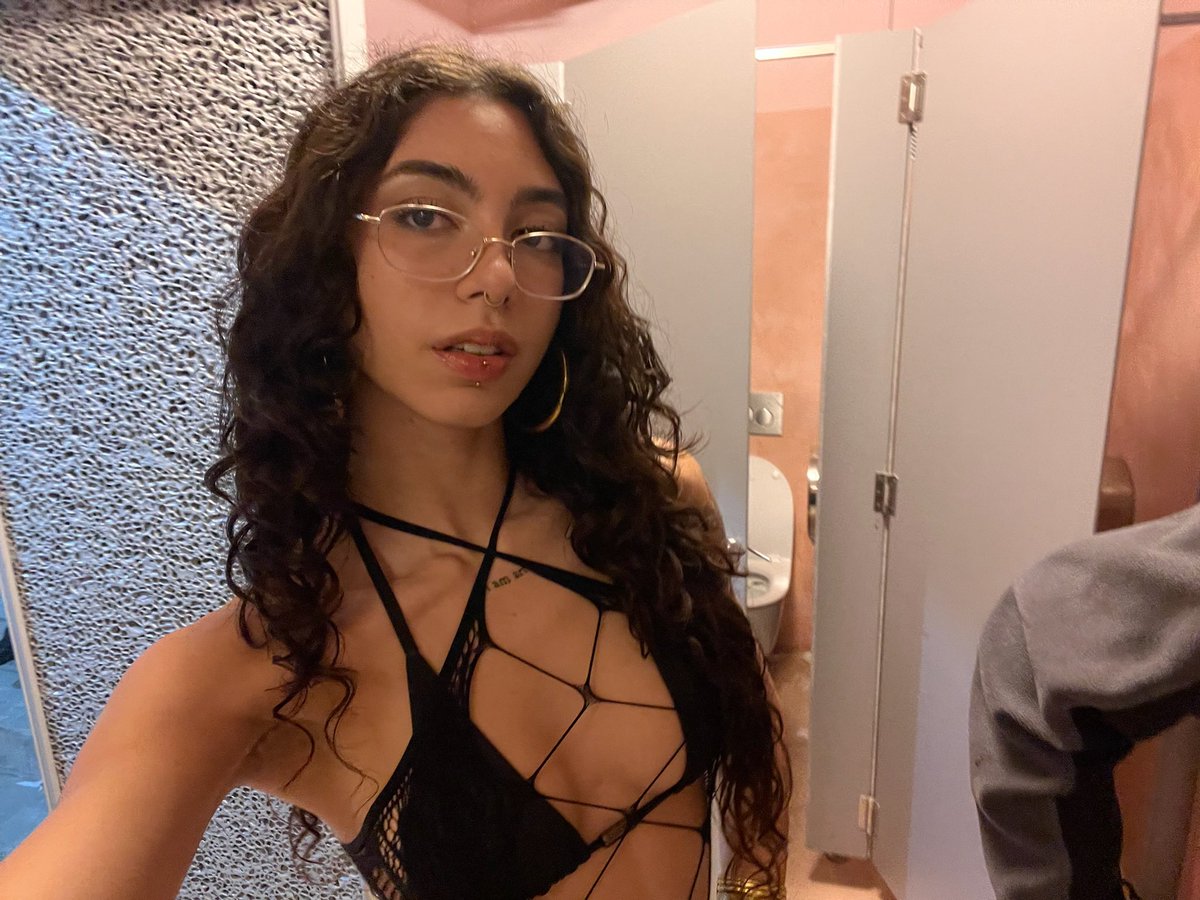 Maria cheia de Graça tweet media