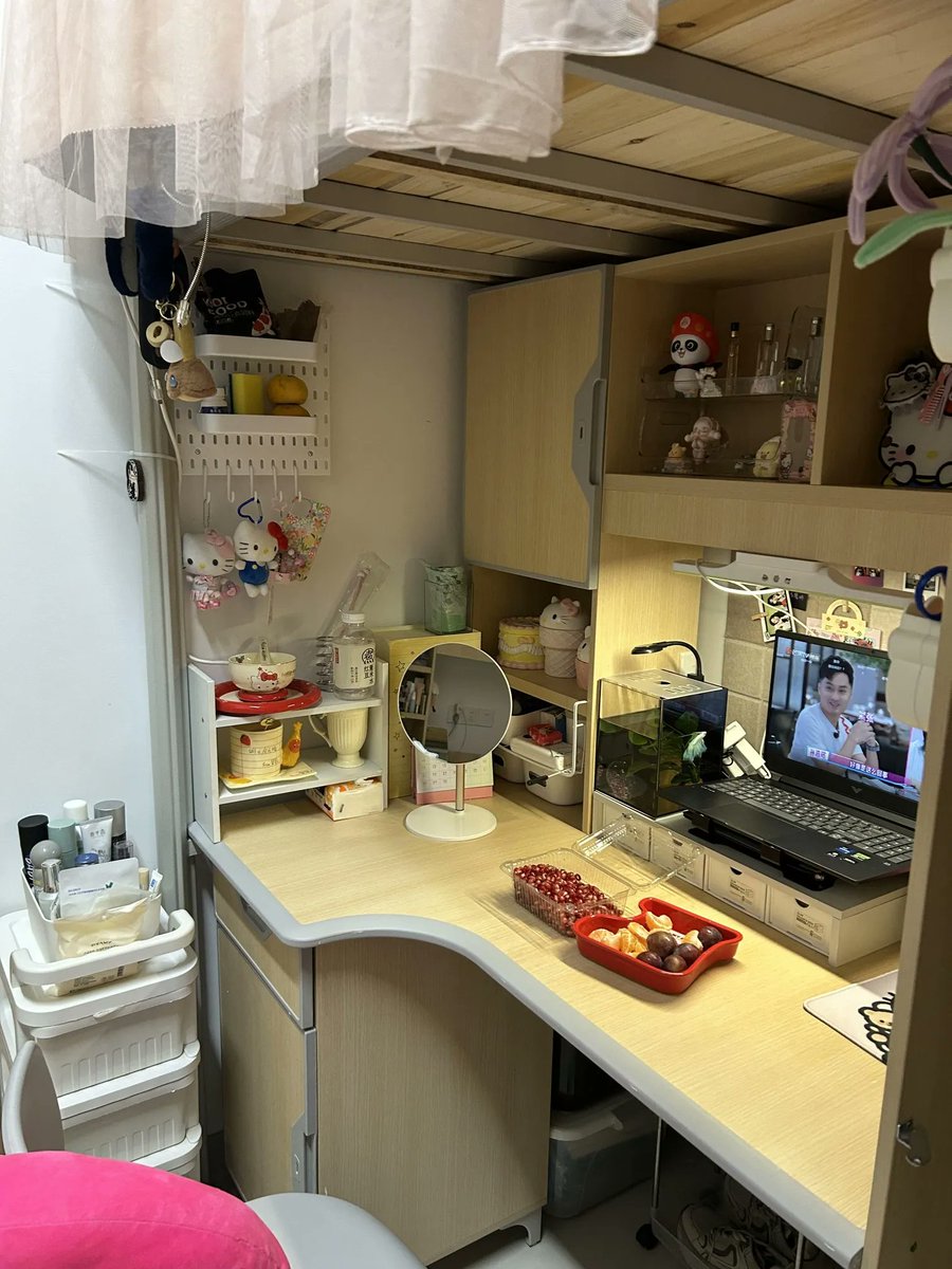 ChongMei988's tweet photo. 这学期换到了新校区新宿舍，开心 #重庆 https://t.co/MDVhVhvu0c
