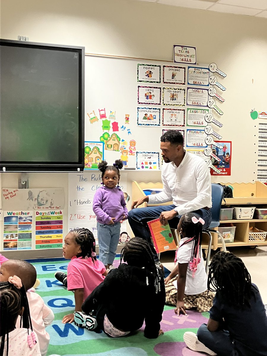 State Representative <a href="/PhilForGeorgia/">Rep. Phil Olaleye</a> visited Dunbar Elementary School in Atlanta for #GaPreKWeek celebrating our amazing Pre-K students and the power of early learning! 📚✨<a href="/GaHouseHub/">Georgia House of Representatives</a> <a href="/GADeptEarlyCare/">Bright from the Start</a>