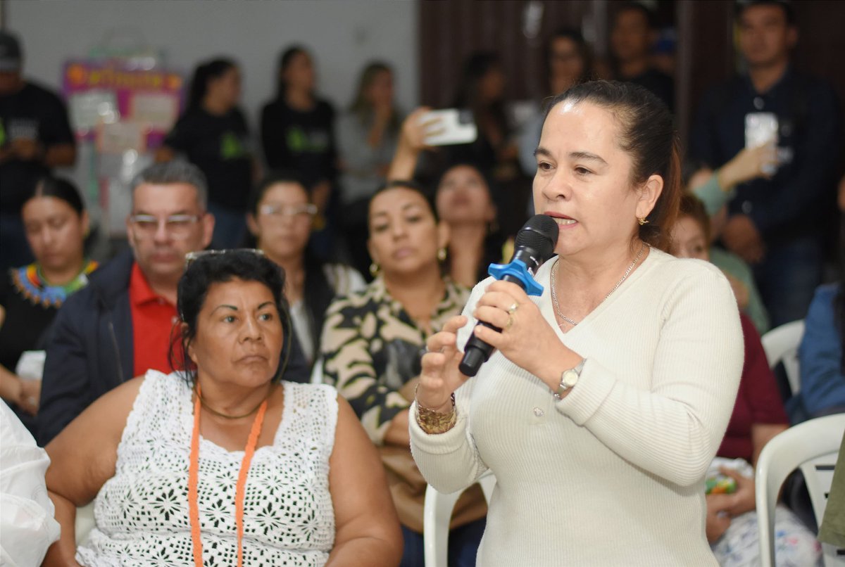 🫱🏼‍🫲🏾 Gracias a los amigos del barrio La Gaviota en la comuna 6, por abrirse al diálogo y al intercambio de ideas 💡, para construir soluciones que fortalezcan la operación del servicio de aseo que presta <a href="/GrupoInteraseo/">Interaseo</a>. Con su aporte trabajaremos por una Ibagué más limpia. 🧹 ✨