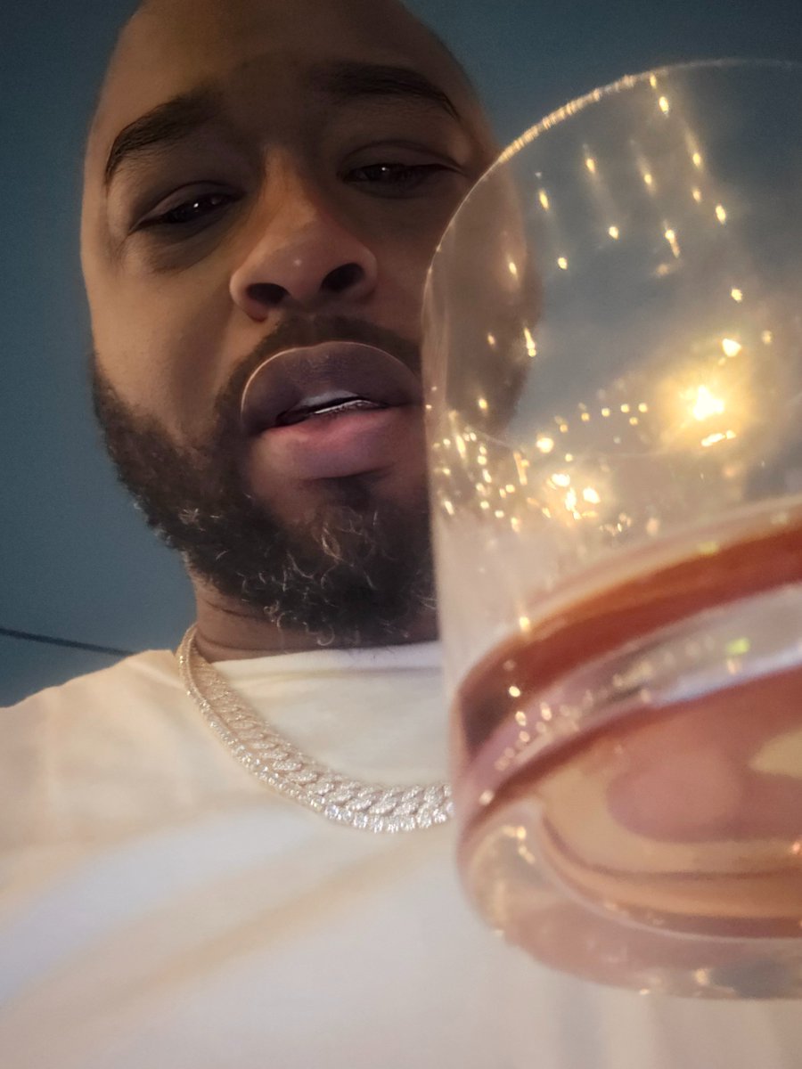 iampeanutmgm's tweet image. 10/8/83 My MaMa Birthed A Real One🥃 #HappyBirthdayToMe 🍾