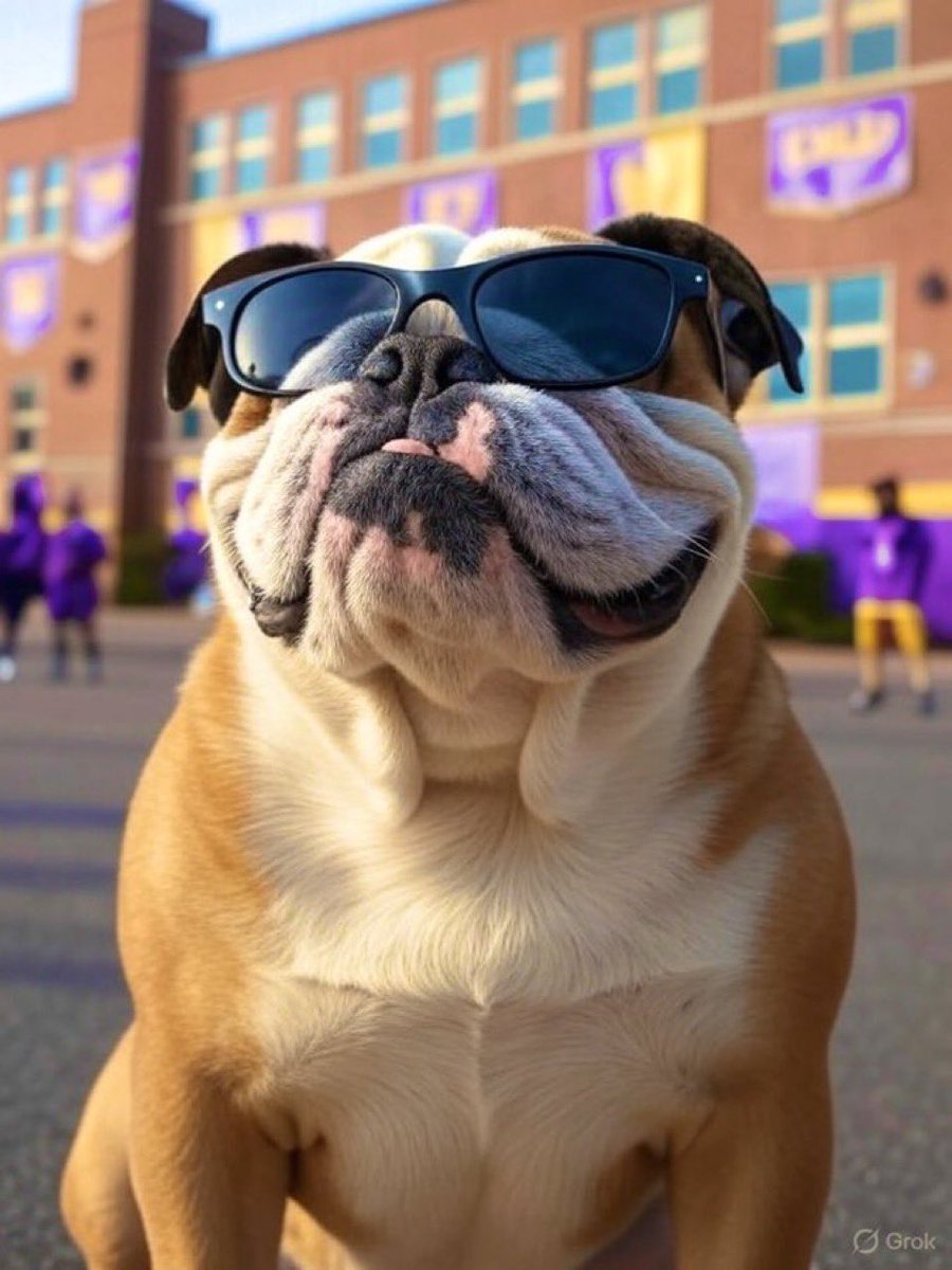 🏈🏈FRI, 10/10/25…

Southern @ MALE (Kickoff 7:00pm).
‘93/‘98/‘00/‘15/‘18 STATE CHAMPS🏆REUNION.  Gates open 5:30pm come out early and see old friends 😈.
Special Guests on coin toss will be Coach Bob Redman &amp; Chris Redman😎

A night of “Legends” back in the house 😈
#DawgLife