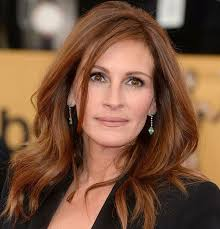 HalimaBidaoui's tweet photo. @warda_news1 @elgrandetoto هاذي صورة Julia Roberts(جوليا روبرتس) 

الكل يحسبها صورتك.😄😄😄 https://t.co/8ifkwY0RWj
