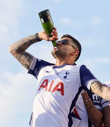 chrisTHFC13's tweet photo. we need a proper chant for Cuti - something simple we can belt out at the stadium — it’s criminal we don’t have one already &amp; now he’s our captain ffs https://t.co/OlS1hO6XaH