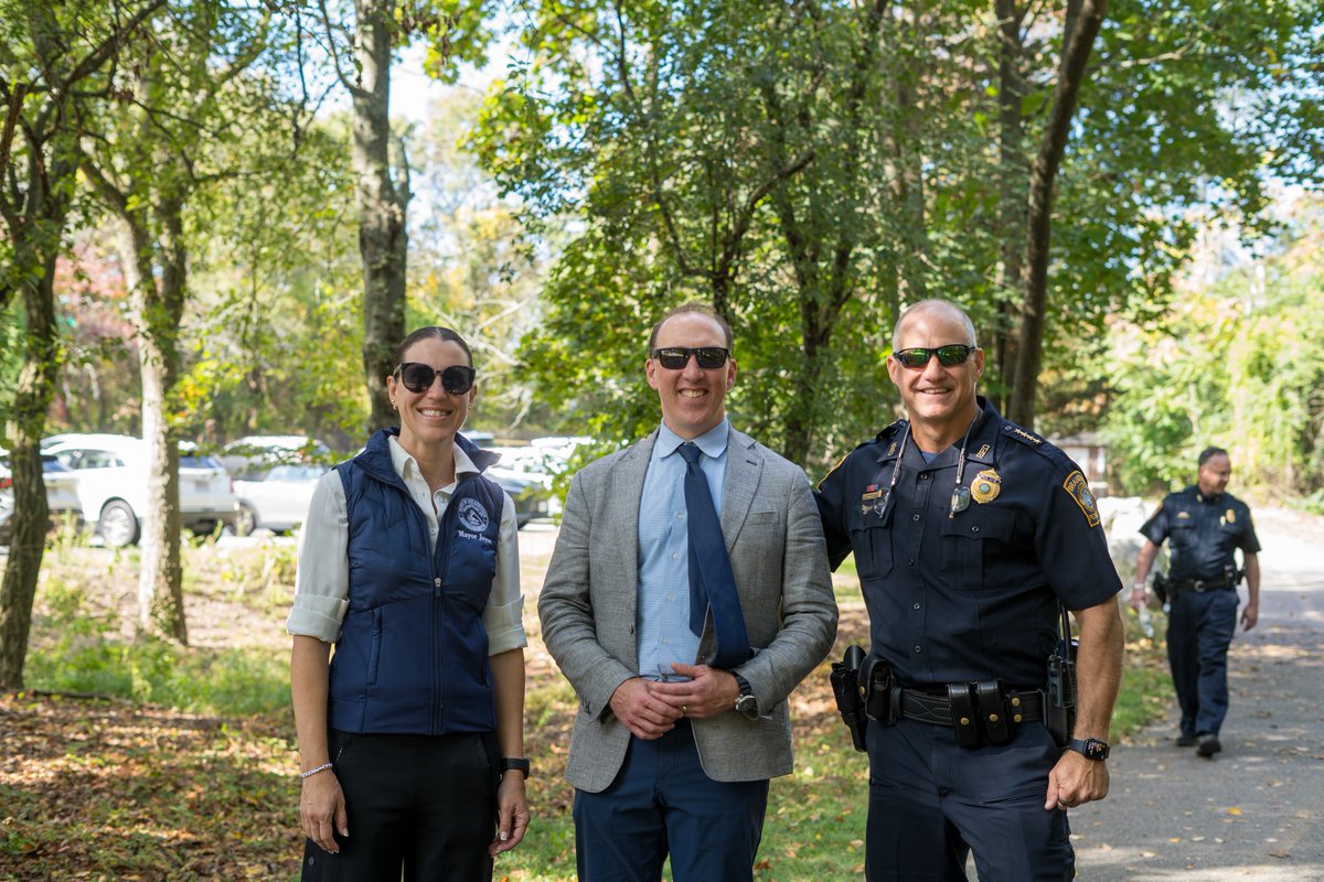 The annual Senior Walk for Health and Fitness is back! A big thank you to all the older adults who came out and participated yesterday—your energy and spirit made the day truly special! It was a fantastic event, and we love seeing the community come together!
