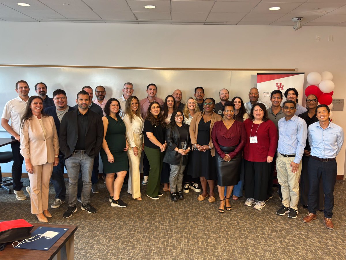 BauerExecEd's tweet image. Congratulations to the Fall 2025 Mini-MBA Cohort! 

This week, professionals from across industries came together at Bauer Executive Education to sharpen their leadership, strategy, and business acumen.

Knowledge for the Real World.
#MiniMBA #ExecutiveEducation #Leadership #AI