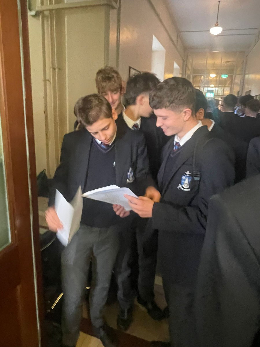 stjarlaths's tweet image. Congratulations to our wonderful students on their outstanding Junior Cycle results! Your hard work, dedication, and resilience have truly paid off — we’re so proud of each and every one of you. Enjoy the celebrations. 
#JuniorCycle 
#StudentSuccess 
#juniorcycleresults