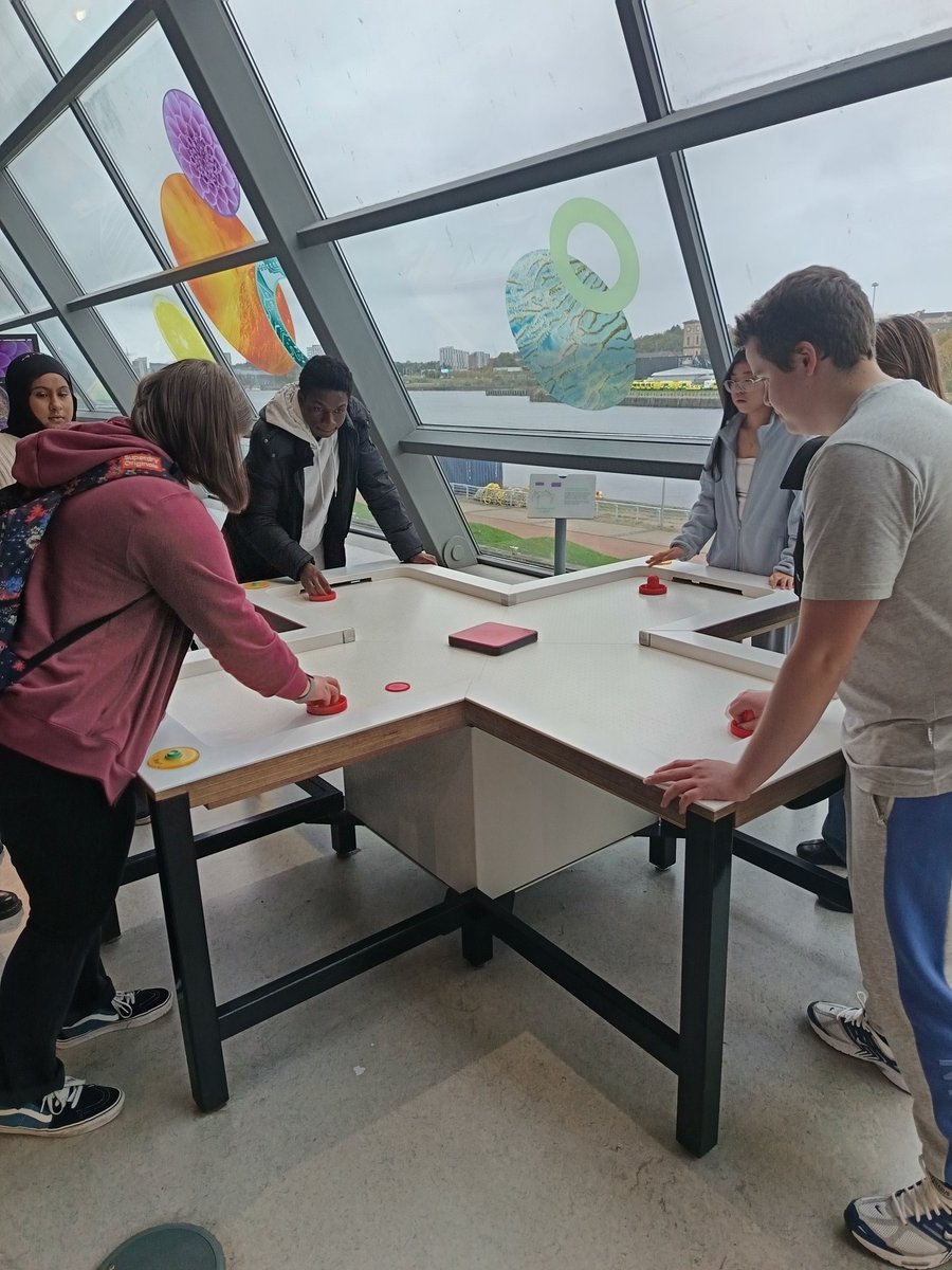 Miss Dornan tweet media